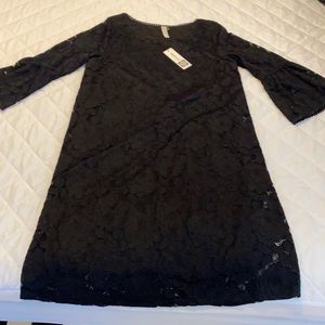 Never Worn leshop black lace dress. Beautiful! Size Large.